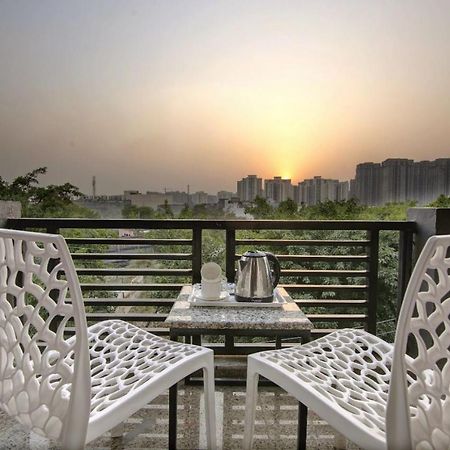 Hotel Premier Noida 135 Eksteriør bilde