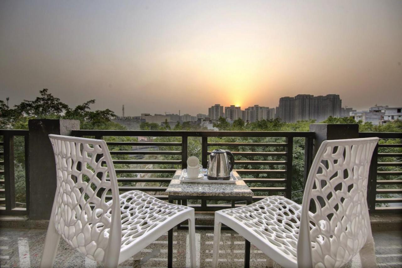 Hotel Premier Noida 135 Eksteriør bilde